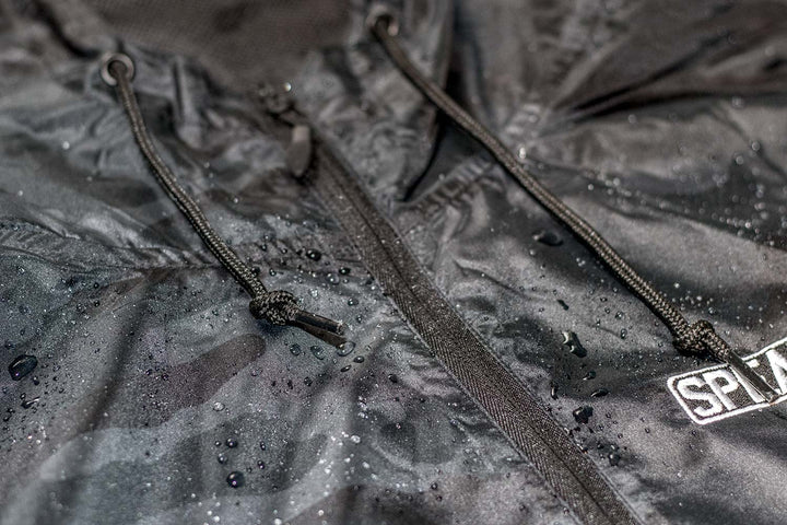 Speared Lightweight Anorak Pullover - Black Camo