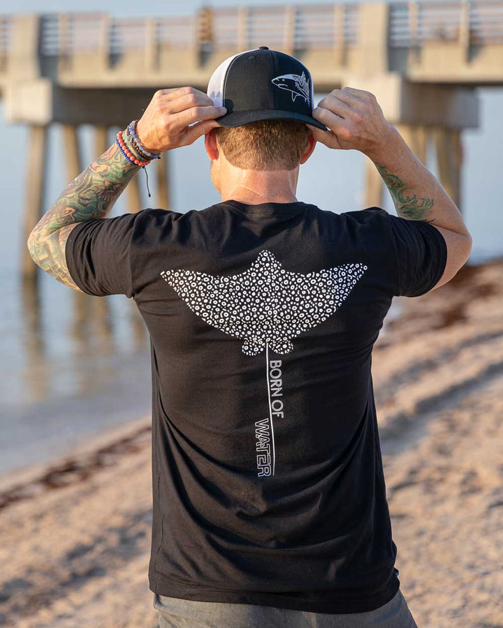 Scuba Diving- Eagle Ray T-Shirt - Black - Beach