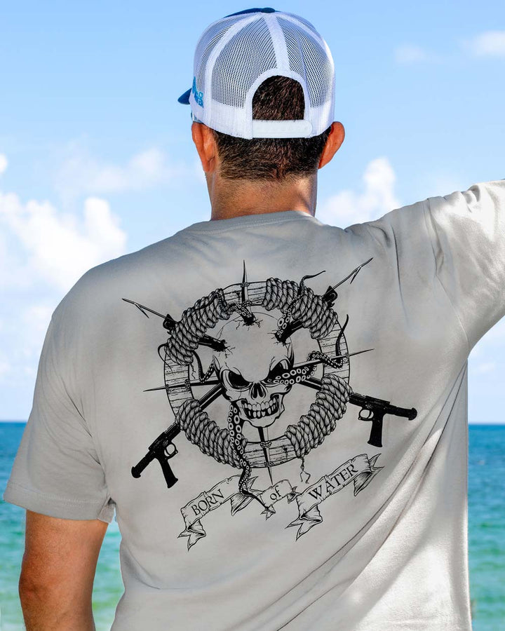 Spearfishing Shirt: Skull & Spearguns - Gray - Lifestyle